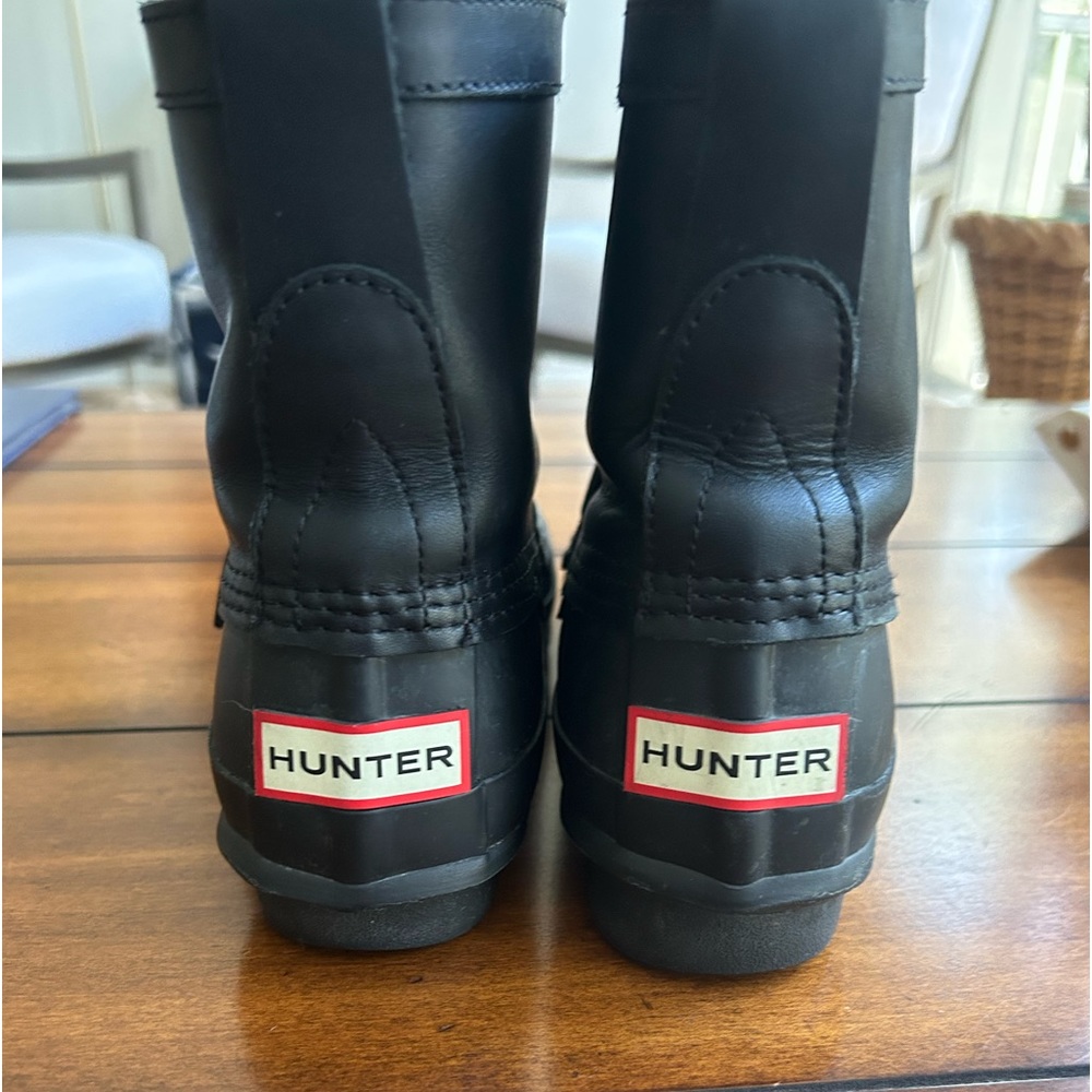 Women’s Navy Blue NEW one of a kind rain boots with buckle